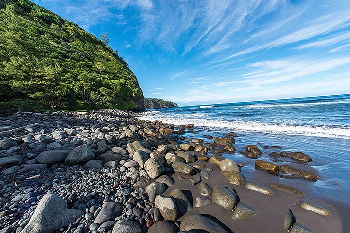 Michael Seiden, Poipu Beach, Pololu Valley, Hawaii, December 31, 2014, 2014
Cibachrome print on Flex paper, 32 x 48 inches (81 x 122 cm)